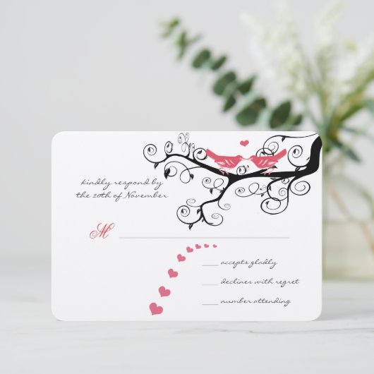 Romantic Zwirly Pink Lovebird Tree Weddenschap RSVP Kaartje (Staand voorkant)