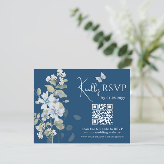 Romantisch Blauw Bloemen RSVP QR Code Foto Huwelij (Staand voorkant)