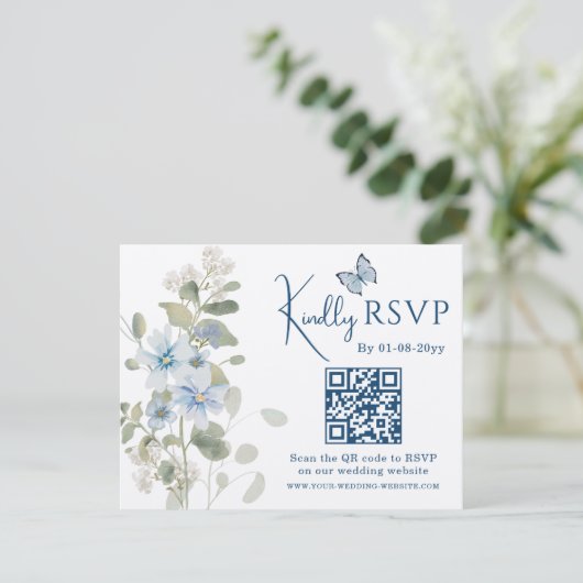 Romantisch Blauw Bloemen RSVP QR Code Foto Huwelij (Staand voorkant)