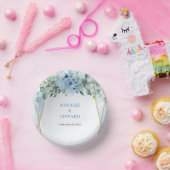 Romantisch blauw bloemeneucalyptus en goud lijst papieren kommen (Feest)