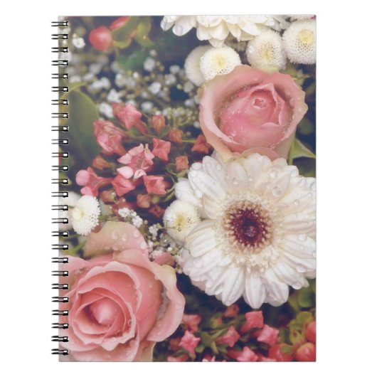 Romantisch boeket van roze rozen notitieboek (Voorkant)