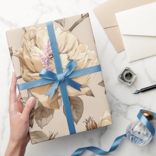 Romantisch Crème Roos Beige Bloemmotief Cadeaupapier (Geschenken)
