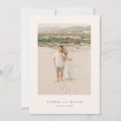 Romantisch Dusty Blue Bloemen Foto Huwelijk Kaart (Achterkant)