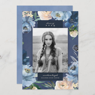 Romantisch Dusty Blue Floral Afstuderen Foto Aankondiging