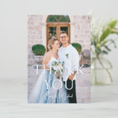 Romantisch Dusty Blue Floral Fotobruiloft Bedankkaart (Staand voorkant)