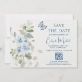 Romantisch Dusty Blue Floral QR Code Huwelijk Save The Date (Voorkant)