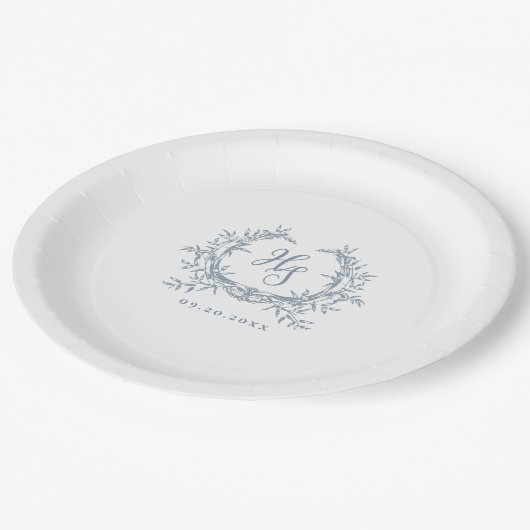 Romantisch Dusty Blue Monogram Crest Wedding Papieren Bordje (Gekanteld)