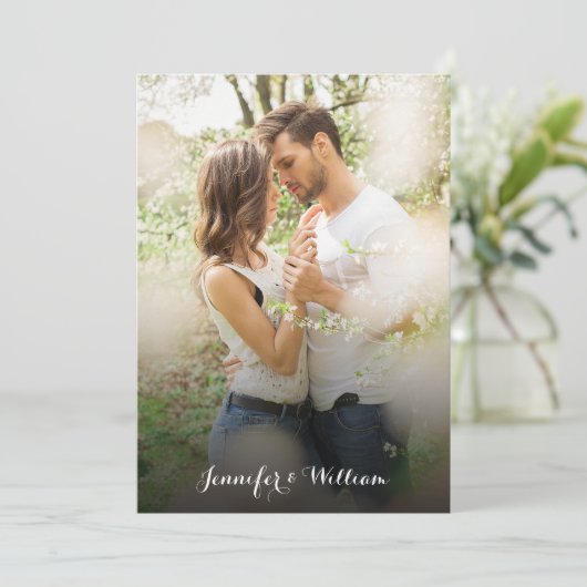 Romantisch Elegant Script Fotohuwelijksuitnodiging Kaart (Staand voorkant)