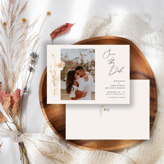 Romantisch Goud en Blush Geperst Bloemen Foto Save The Date