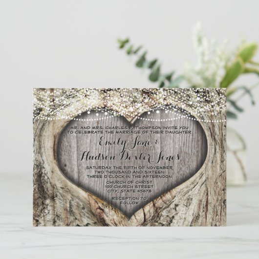 Romantisch hart in boomstamhout kaart (Staand voorkant)