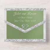 Romantisch hart, lint en glitter op Sage Green All In One Uitnodiging (Achterkant)