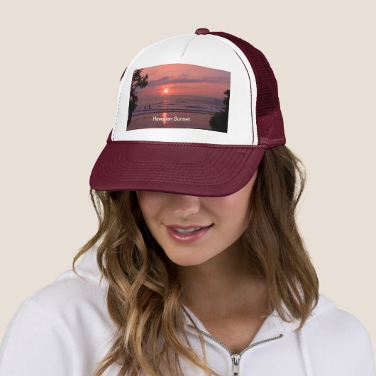 Romantisch Hawaiiaans Sunset Ocean Beach Trucker Pet (In situ)