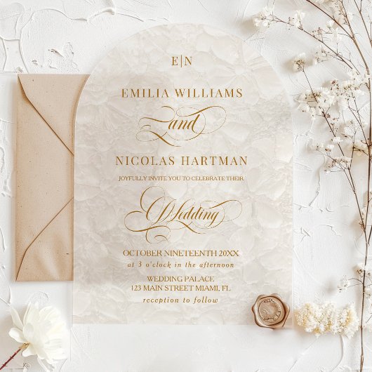 Romantisch ivoor monogram bloemenbruiloft acryl uitnodigingen