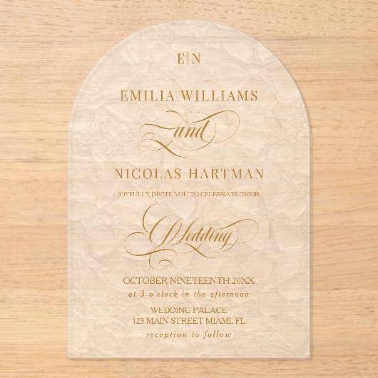 Romantisch ivoor monogram bloemenbruiloft acryl uitnodigingen (Voorkant)