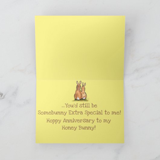 Romantisch Konijnengeel Jubileum Verjaardag Kaart (Binnen)