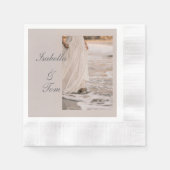 Romantisch kuststrand bruiloftspersoonlijk script servet (Voorkant)