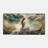 Romantisch meisje in een boot. Gepersonaliseerd Bureaumat (Voorkant)