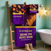 Romantisch modern met herfst laat weg naar bad handdoek