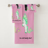 Romantisch modern Schattige Eenhoorn monogram Bad Handdoek (Insitu)