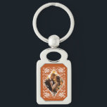 Romantisch paar foto gebrande Oranje Sleutelhanger<br><div class="desc">Deze metalen sleutelhanger heeft een prachtig waterverf ontwerp met een witte bloemrand op een warme,  aardse oranje achtergrond. U kunt het afbeelding ruilen met een van uw eigen. Het is een geweldige keuze voor een speciaal cadeau om een geliefde te helpen gelukkige herinneringen vast te houden.</div>