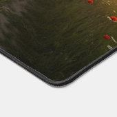 Romantisch paar wandelen in Summer Meadow Bureaumat (Hoek)