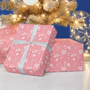 Romantisch patroon Kus. Wit op koraalroze Cadeaupapier