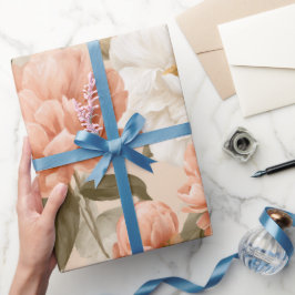 Romantisch perzik pioen ivoor bloemmotief cadeaupapier