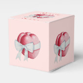 Romantisch rood hart gebonden aan witte lintboog bedankdoosjes (Voorkant Zijde)