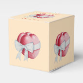 Romantisch rood hart gebonden aan witte lintboog bedankdoosjes (Voorkant Zijde)