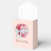 Romantisch rood hart gebonden aan witte lintboog bedankdoosjes (Geopend)