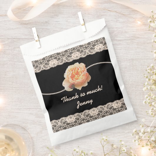 Romantisch Roos met faux kant op zwart Bedankzakje (Geknipt)