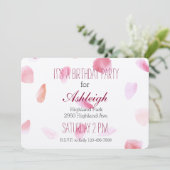 Romantisch Roos Petals verjaardag Kaart (Staand voorkant)