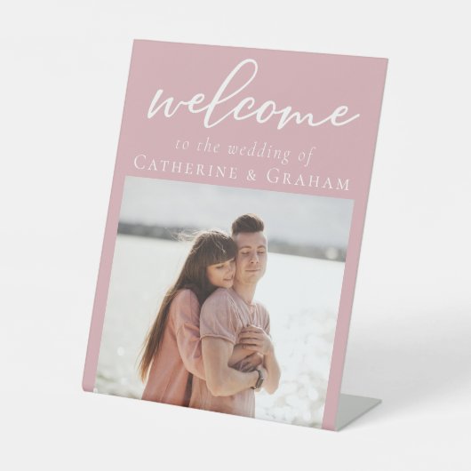 Romantisch Roos Roze Paar Foto Huwelijk Welkom Reclamebord Met Voetstuk (Voorkant)