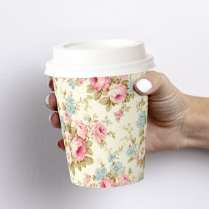 Romantisch Roze Engels Rozen op Bord Geel Papieren Bekers