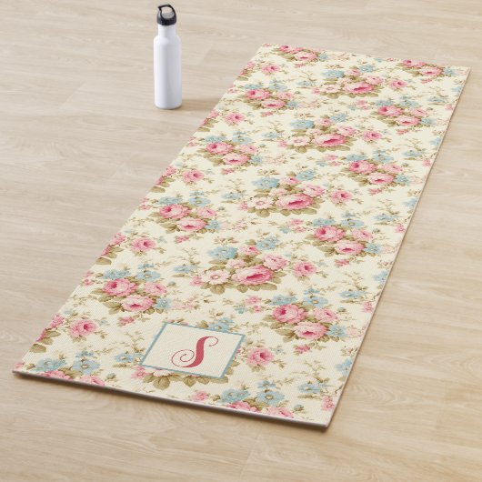Romantisch Roze Engels Rozen op geel w / Monogram Yogamat (In situ)