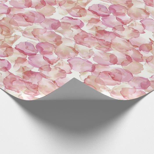 Romantisch Roze Rozenblaadjes Bloemen Vrijgezellen Cadeaupapier (Hoek)