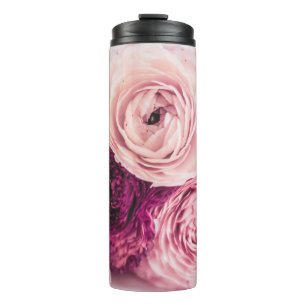 Romantisch rozen boeket: branding. thermosbeker