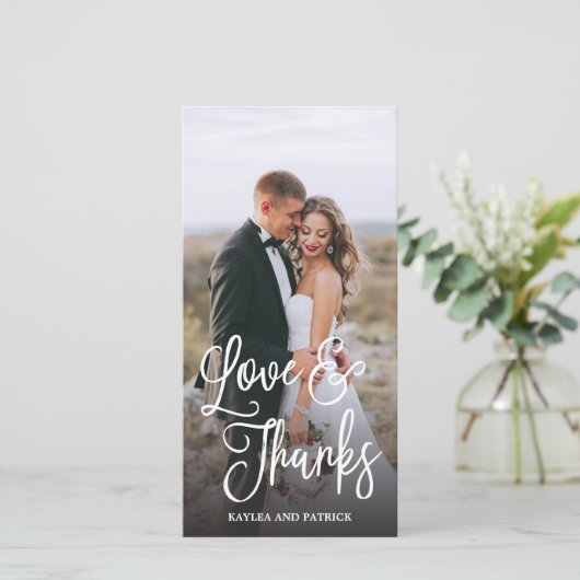 Romantisch Script Trouwen Bedankt Fotokaart (Staand voorkant)