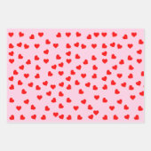 Romantisch speels rood hartpatroon pastel roze inpakpapier vel (Voorkant 2)