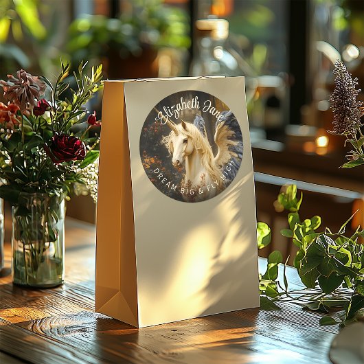 Romantisch Sprookjesbos Eenhoorn met vleugels Ronde Sticker
