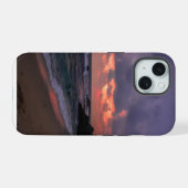 Romantisch strand bij schemering iPhone 15 case (Achterkant horizontaal)