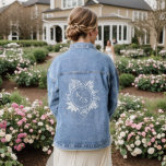 Romantisch Tropisch groen Bruiloft Logo Denim Jacket<br><div class="desc">Leg de essentie van het paradijs vast en doordrenk uw speciale dag met de weelderige schoonheid van tropisch groen. Of u nu de knoop doorhakt in uw woonplaats of het gezegde "Ik doe" tegen de achtergrond van een ver tropisch collectie, ons huwelijksparadijs combineert naadloos elegantie en minimalisme om de toon...</div>