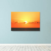 Romantisch uitzicht, prachtige zonsondergang in de canvas afdruk (Insitu (Houten vloer))