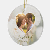 Romantisch vervaagde witte rozen hart foto bruilof keramisch ornament (Links)