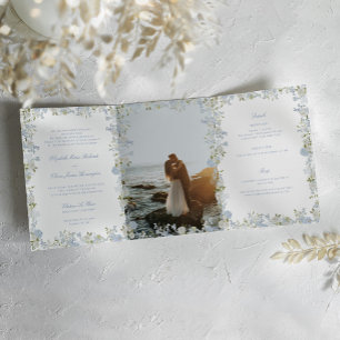 Romantisch Zachte Blauwe Vintage Monogram Wapen Hu Drieluik Uitnodiging