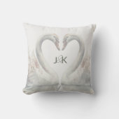 Romantisch Zwanen Huwelijk Koppel Monogram Kussen (Voorkant)