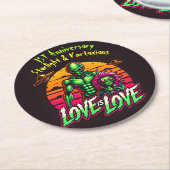 Romantische aliens onder kosmische zonsondergang ronde kartonnen onderzetter (Gebogen)