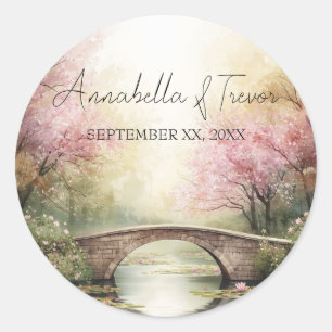 Romantische Aquarelbrug & Bloesems Aangepaste Naam Ronde Sticker
