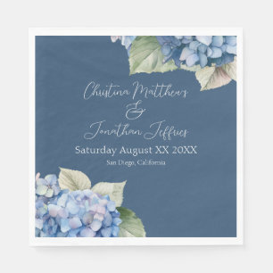 Romantische blauwe aquarel hortensia bloemen op ma servet