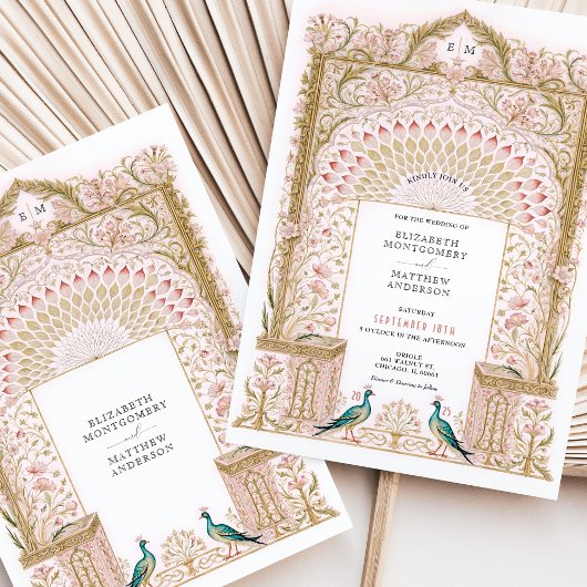 Romantische Bloemenboog bruiloft met pauwen Kaart